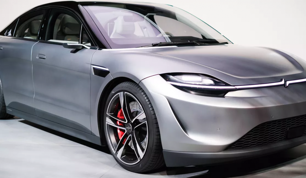 Sony sorprende al CES con il concept di un'auto elettrica dal nome Vision S 2