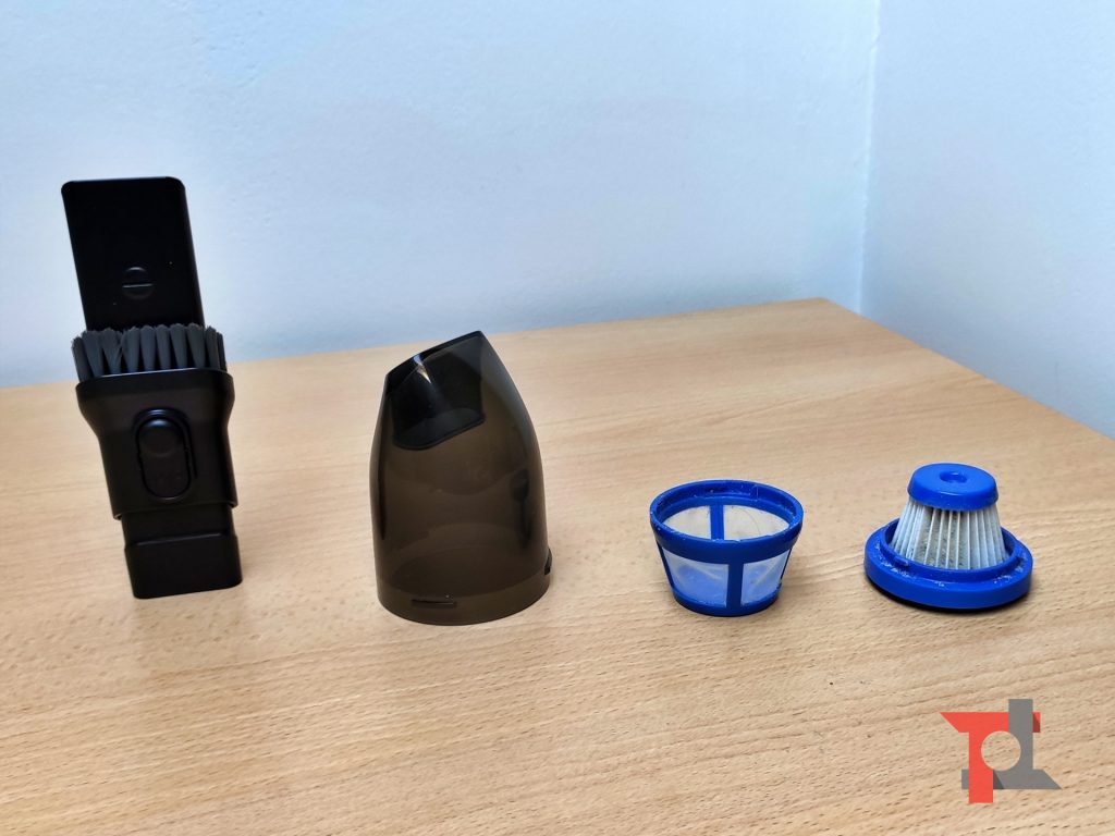 Recensione eufy HomeVac H11, il piccolo aspirapolvere da scrivania 8