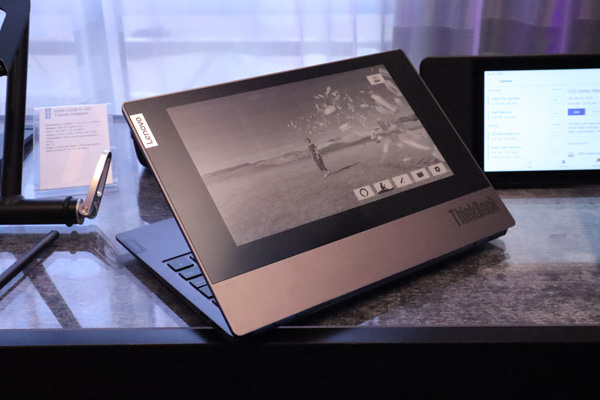 Novità Lenovo al CES di Las Vegas: ThinkPad X1 Fold pieghevole, Yoga con connettività 5G e ThinkBook Plus con display e-ink 13