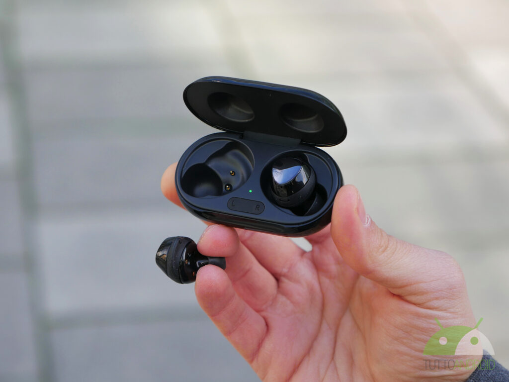 Samsung aggiorna le cuffie Galaxy Buds+ con alcune novità 1