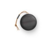 Lo speaker Bang & Olufsen Beosound A1 migliora in tutto, a partire dal design 1