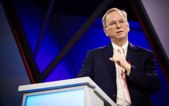 Eric Schmidt dice addio anche ad Alphabet