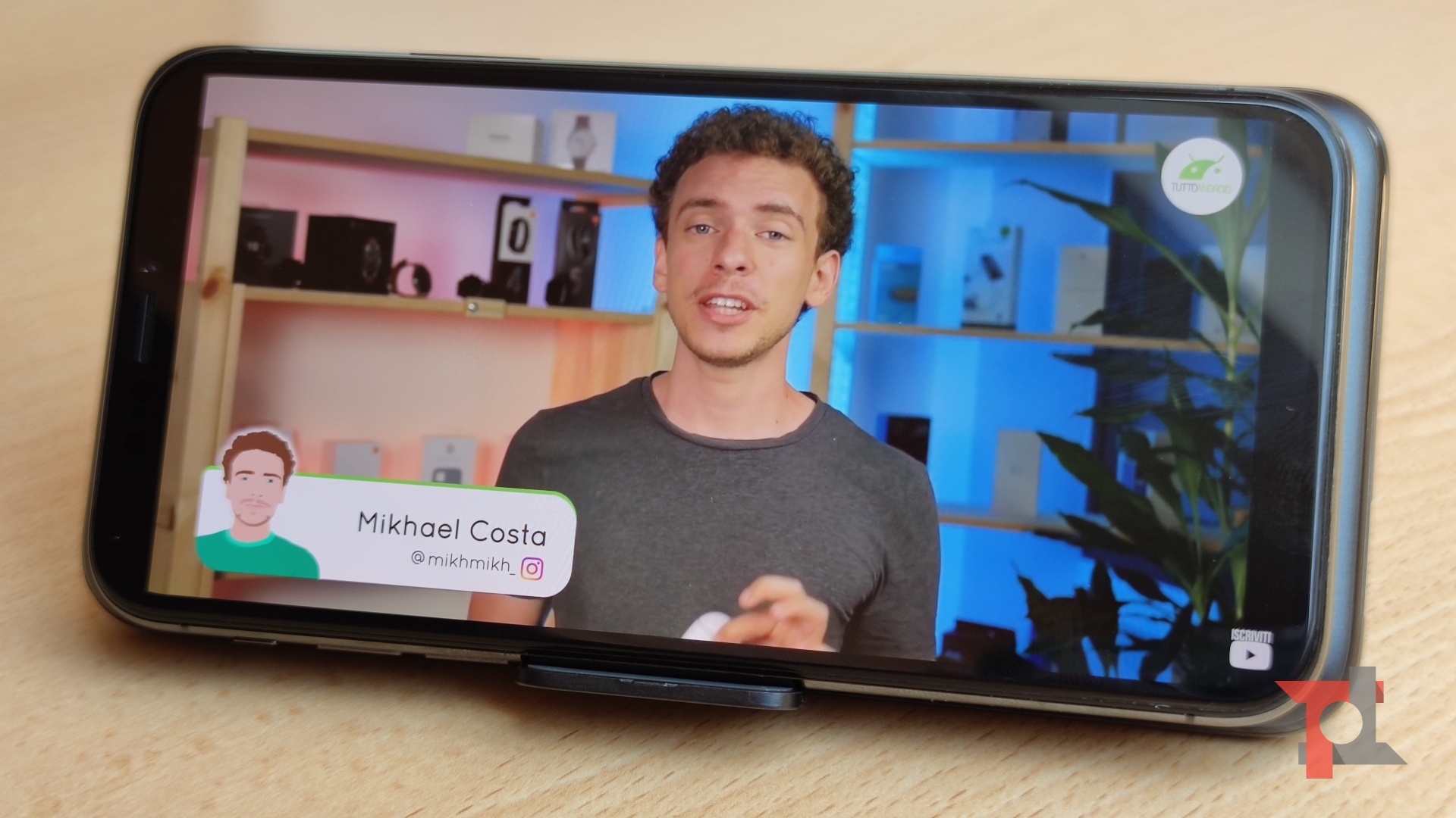 Recensione AUKEY PB-WL02, un power bank wireless polifunzionale 3