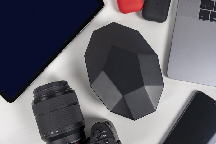 Edge è un nuovo caricabatterie universale bello e smart