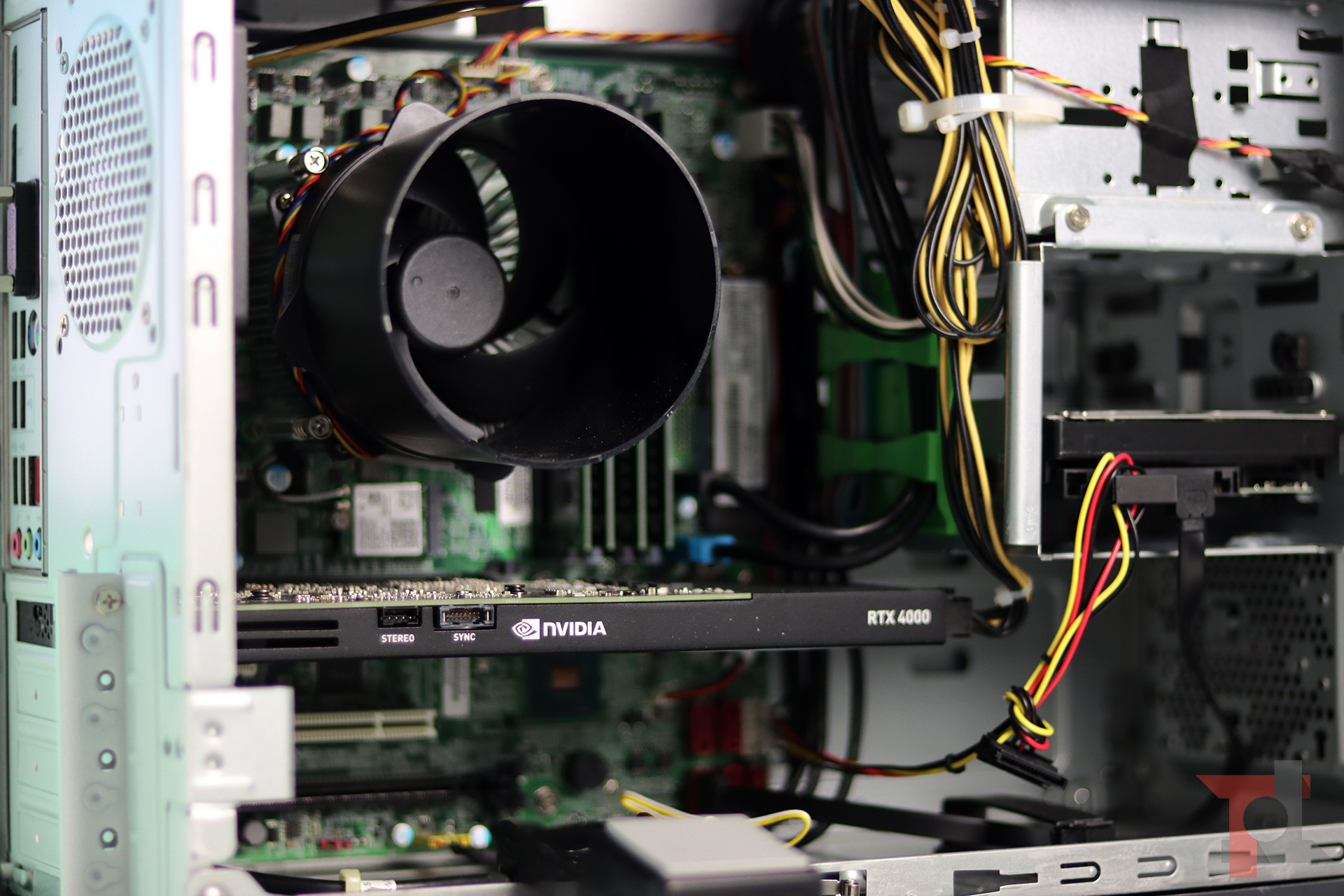 acer ConceptD 500 interno