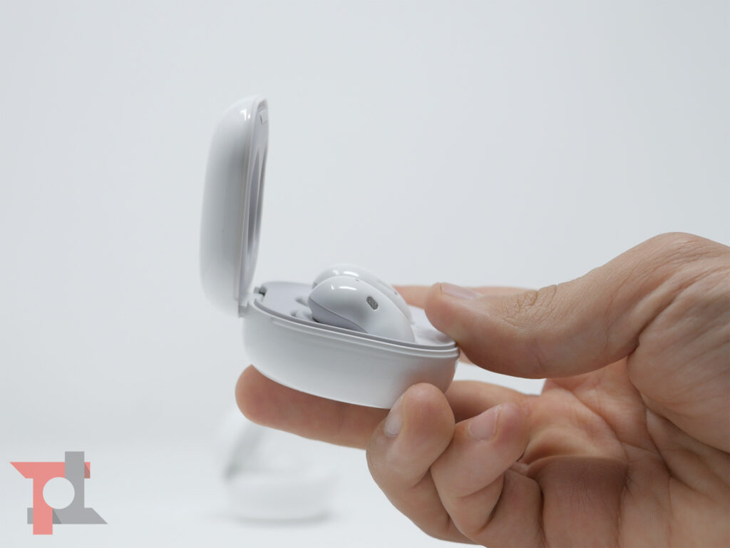 Recensione Samsung Galaxy Buds Live: design open-type promosso