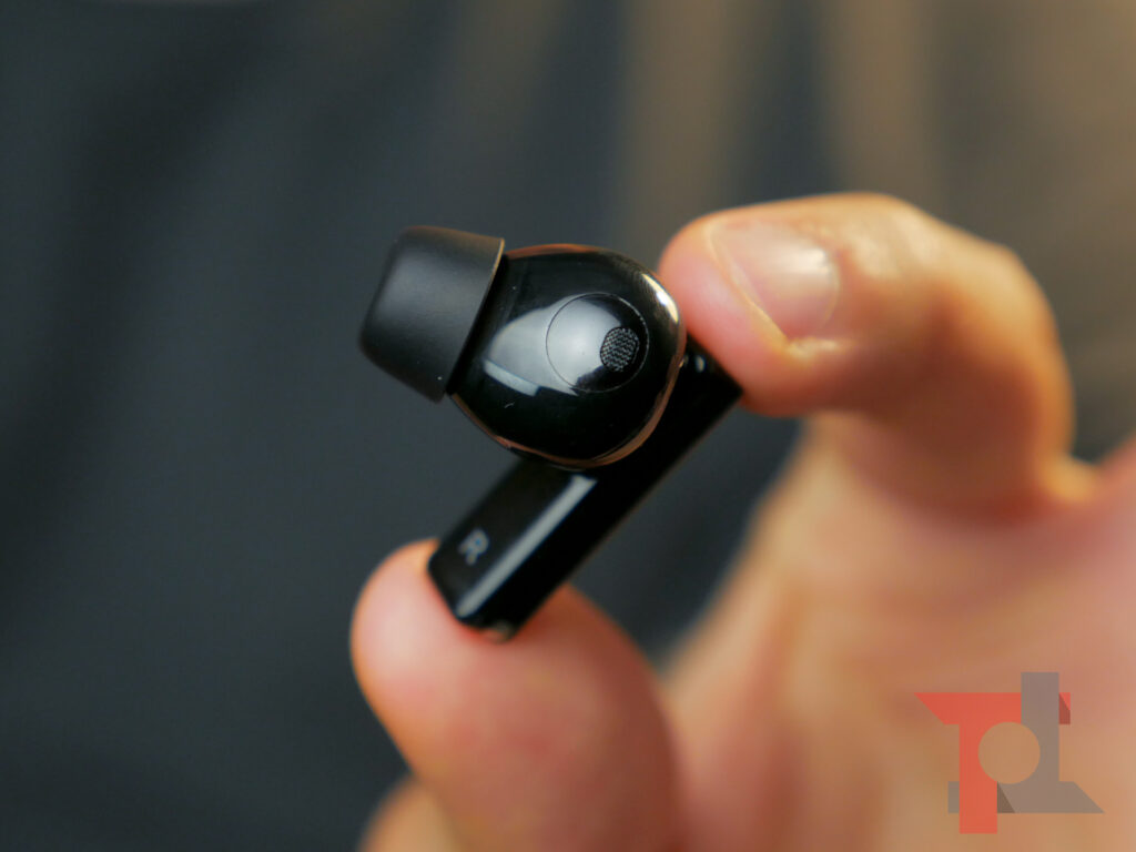 Huawei FreeBuds Pro sbarcano in Italia con un bundle niente male 5