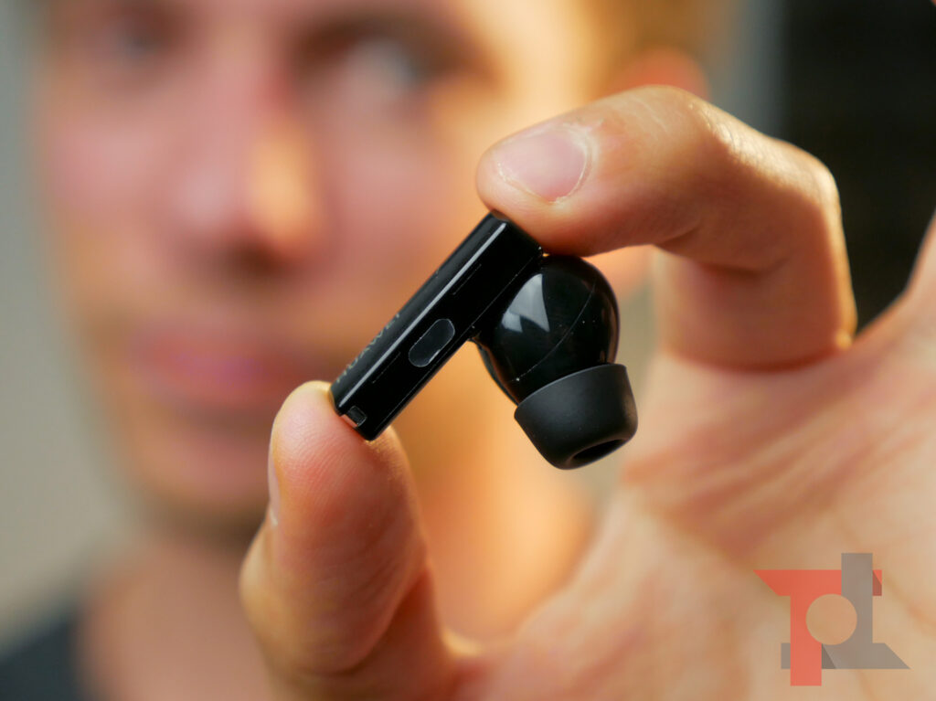 Huawei FreeBuds Pro sbarcano in Italia con un bundle niente male 4