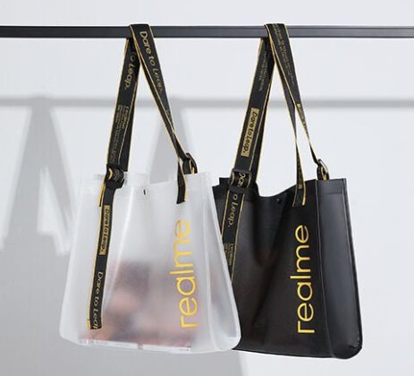 realme m1 sonic electric toothbrush adventurer luggage tote bag launched miwu type-c 7-in-1 docking station adapter ufficiale specifiche prezzo