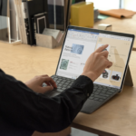 Microsoft lancia Surface Laptop Go, una nuova versione del Pro X e vari accessori 11