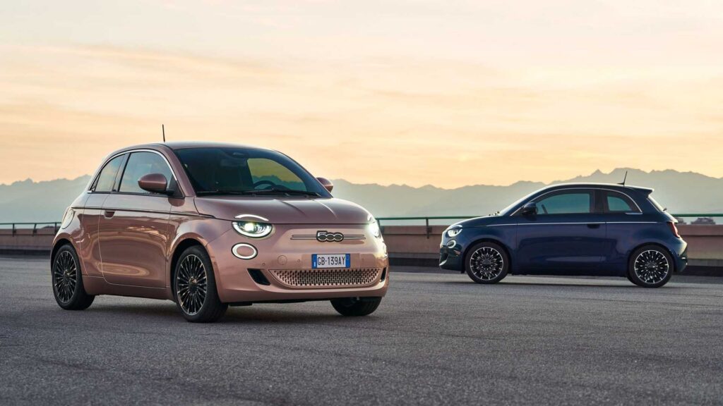 Nuova Fiat 500 elettrica: ecco modelli, allestimenti e prezzi 9