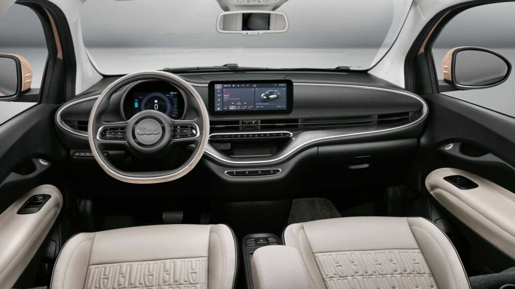 Nuova Fiat 500 elettrica: ecco modelli, allestimenti e prezzi 13