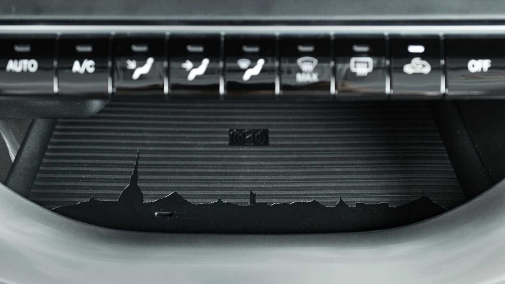 Nuova Fiat 500 elettrica: ecco modelli, allestimenti e prezzi 18