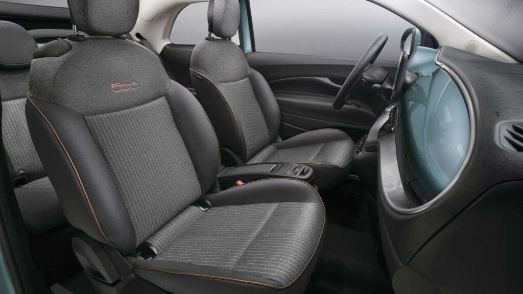 Nuova Fiat 500 elettrica: ecco modelli, allestimenti e prezzi 23
