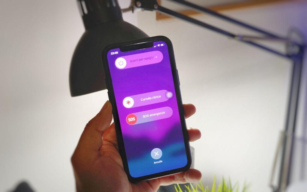come spegnere iphone copertina