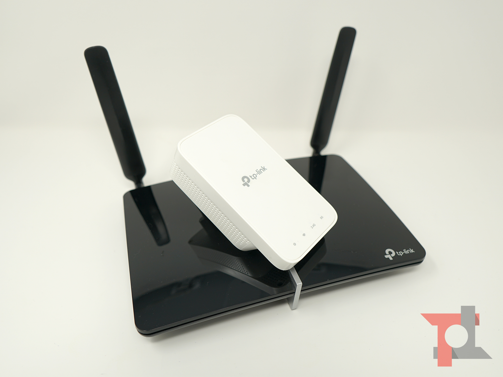 Recensione TP-Link Archer MR600 e RE300: modem router 4G+ con ripetitore  WiFi OneMesh