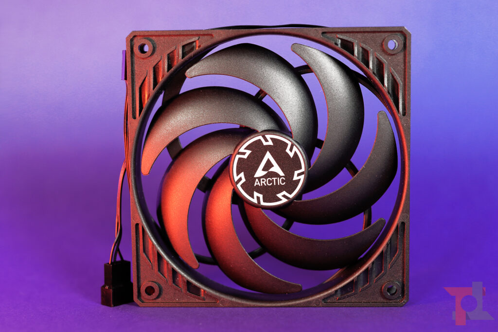Arctic P12 Slim PWM PST