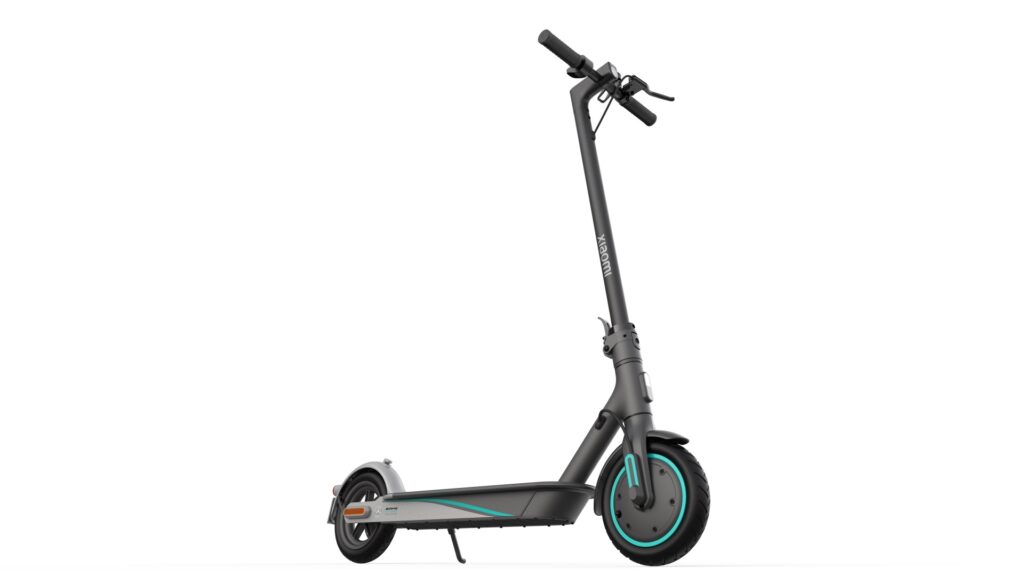 Xiaomi annuncia Mi TV Q1 75" e Mi Electric Scooter Pro 2 Mercedes-AMG Petronas F1 12