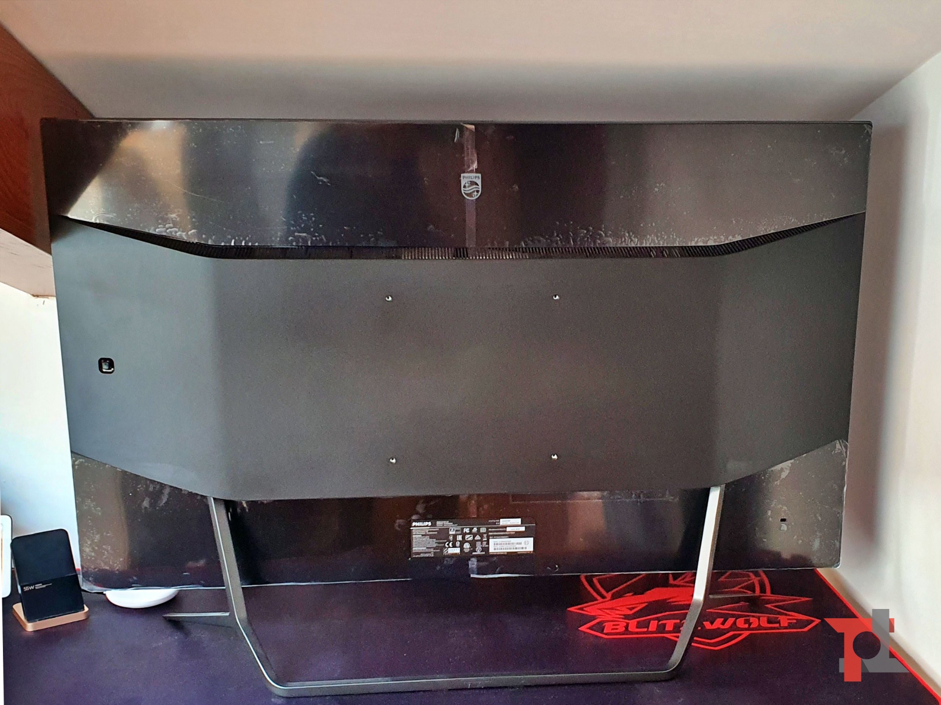 Un monitor da 43"per l'ufficio? Abbiamo provato il Philips 436M6VBPAB con risoluzione 4K 4