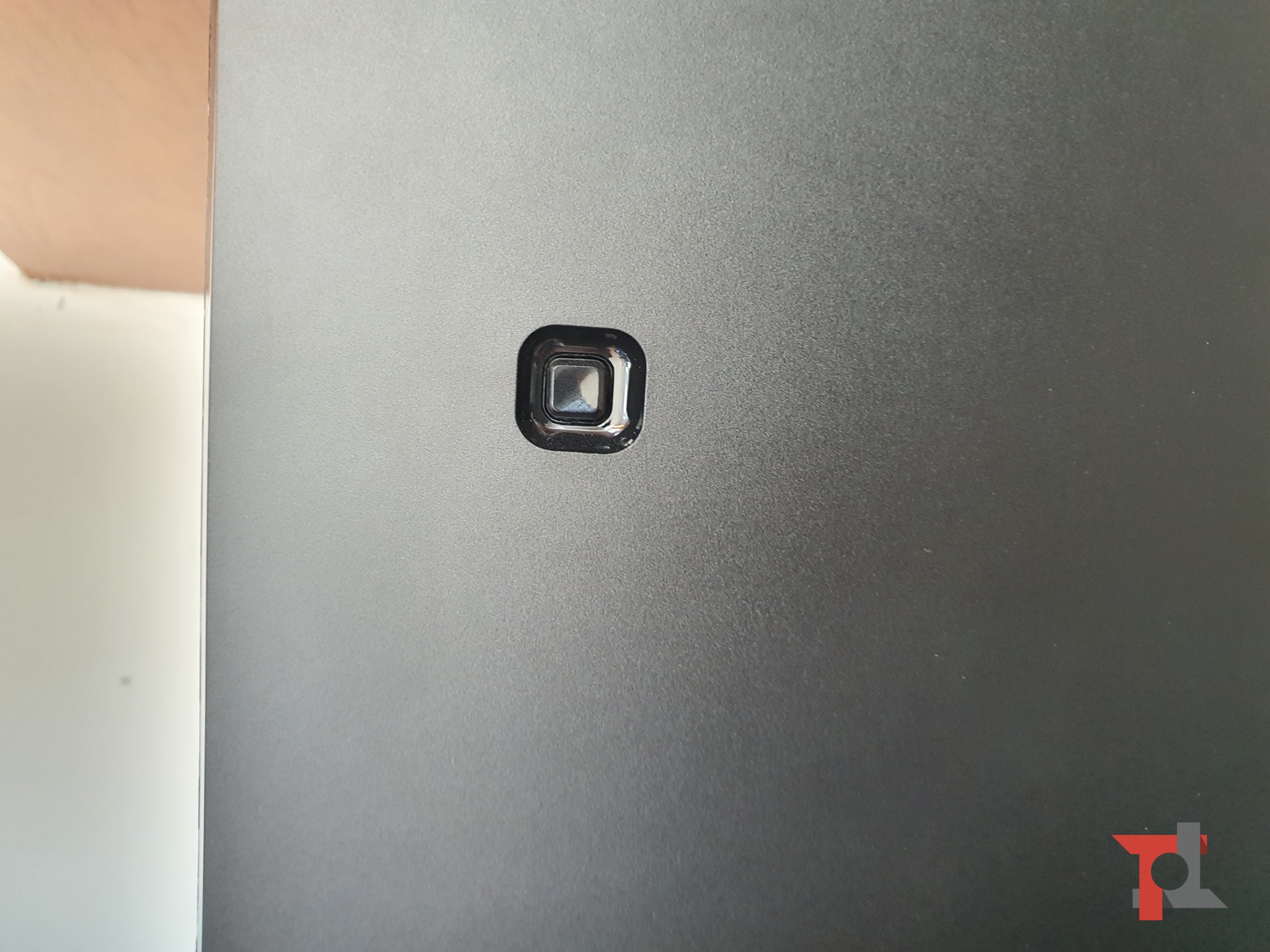 Un monitor da 43"per l'ufficio? Abbiamo provato il Philips 436M6VBPAB con risoluzione 4K 2