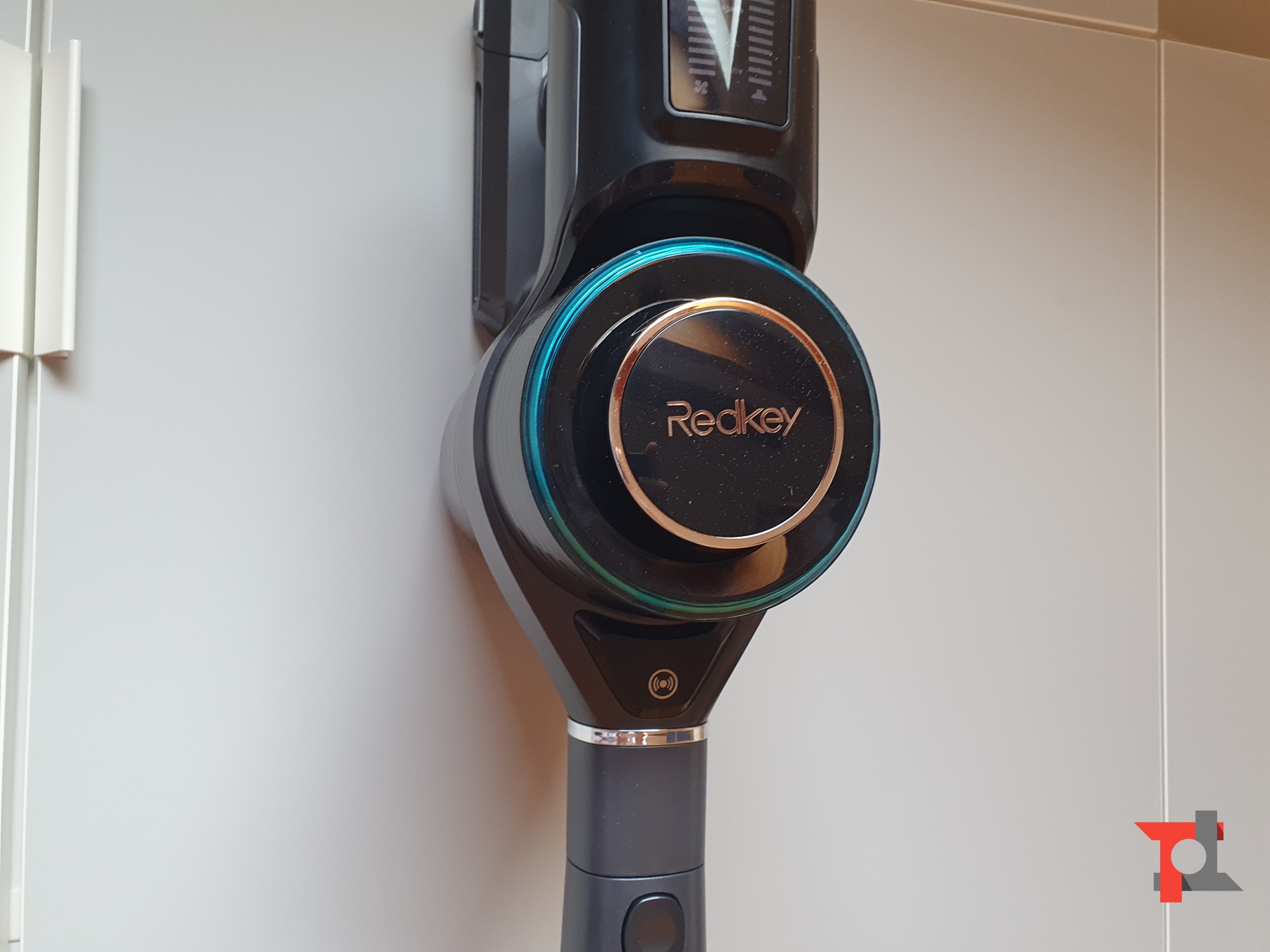 Recensione Redkey F10, un aspirapolvere cordless con una soluzione geniale 1