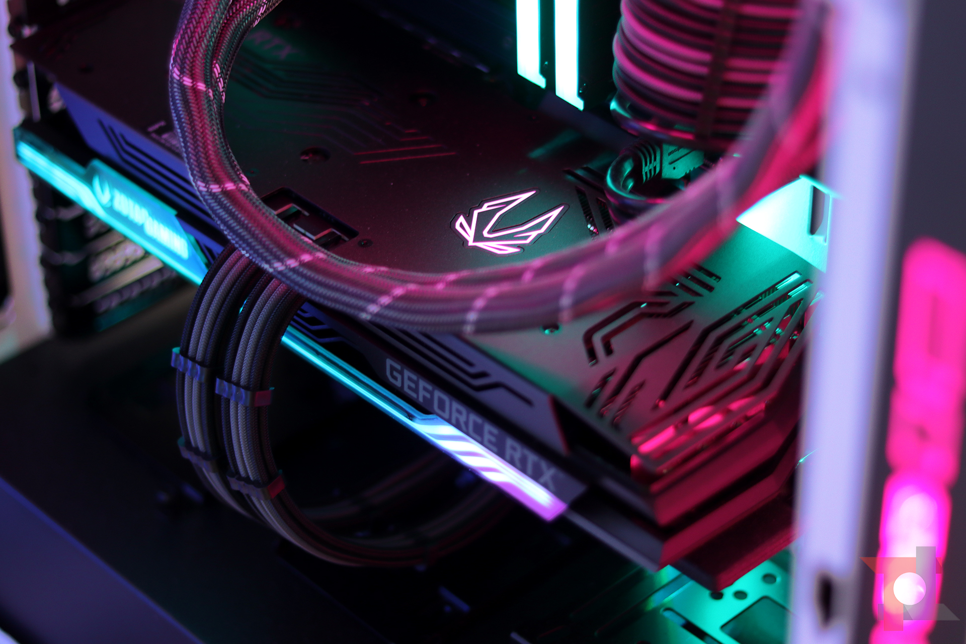 Recensione ZOTAC RTX 3070 Ti AMP Holo: una nuova chance per dominare il 2K con Ray Tracing attivo 5