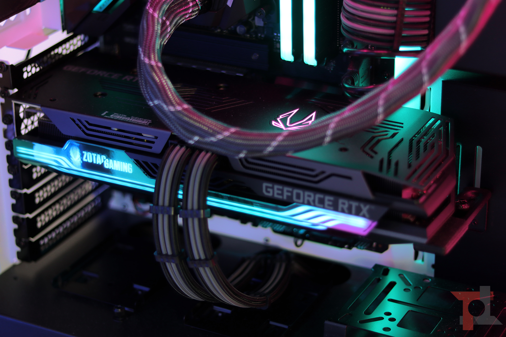 Recensione ZOTAC RTX 3070 Ti AMP Holo: una nuova chance per dominare il 2K con Ray Tracing attivo 4