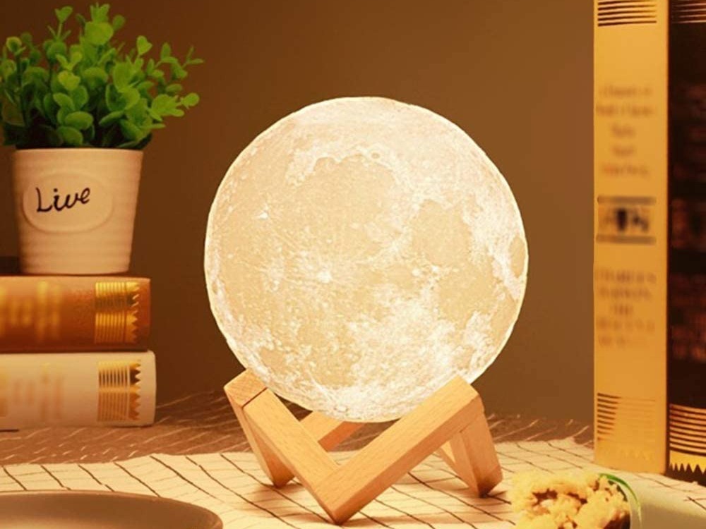 Questa lampada con alimentazione USB è in offerta su Amazon a un prezzo imbattibile