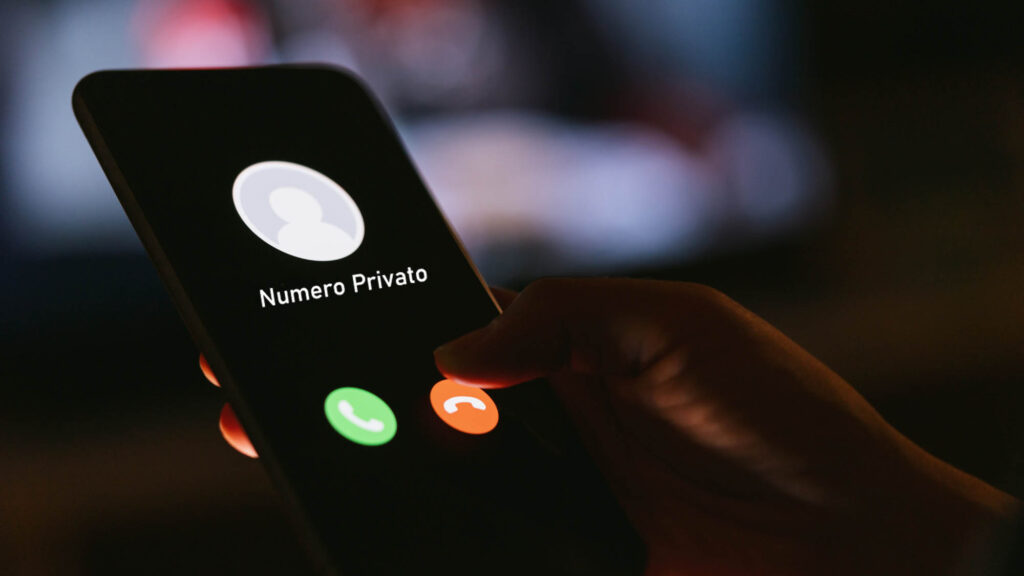 Come chiamare col numero privato copertina