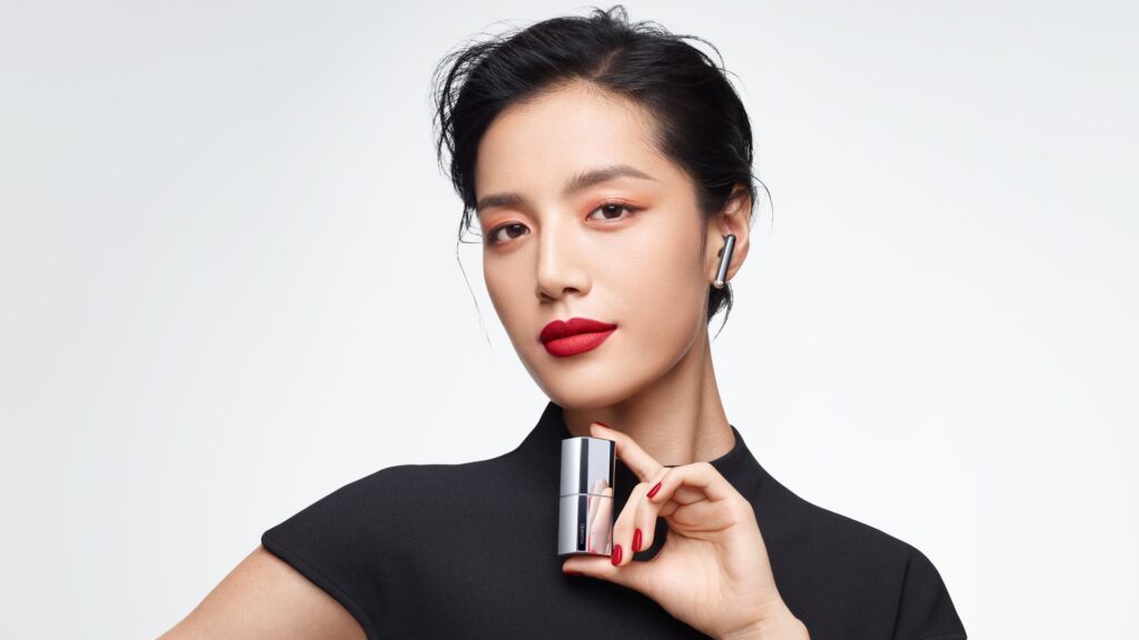 No, questo non è un rossetto, sono le cuffie Huawei FreeBuds4 Lipstick 7