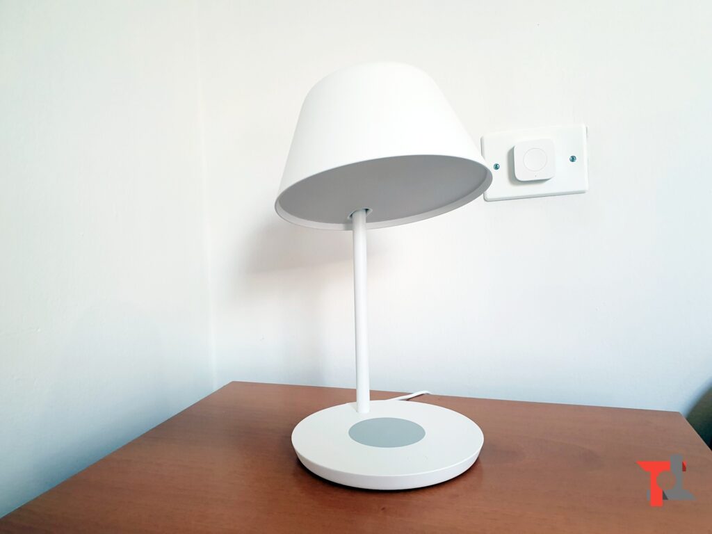Recensione Yeelight Staria Bedside Lamp Pro, lampada da comodino multifunzione 11