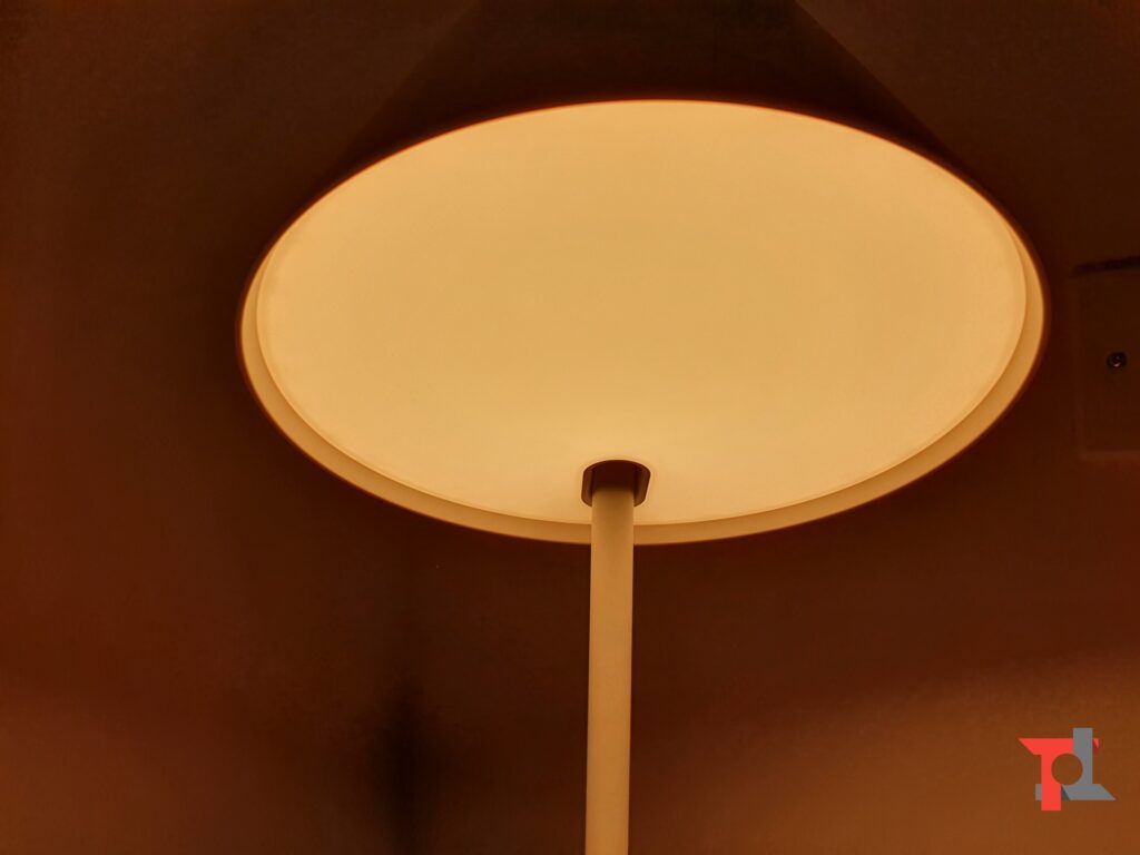 Recensione Yeelight Staria Bedside Lamp Pro, lampada da comodino multifunzione 10