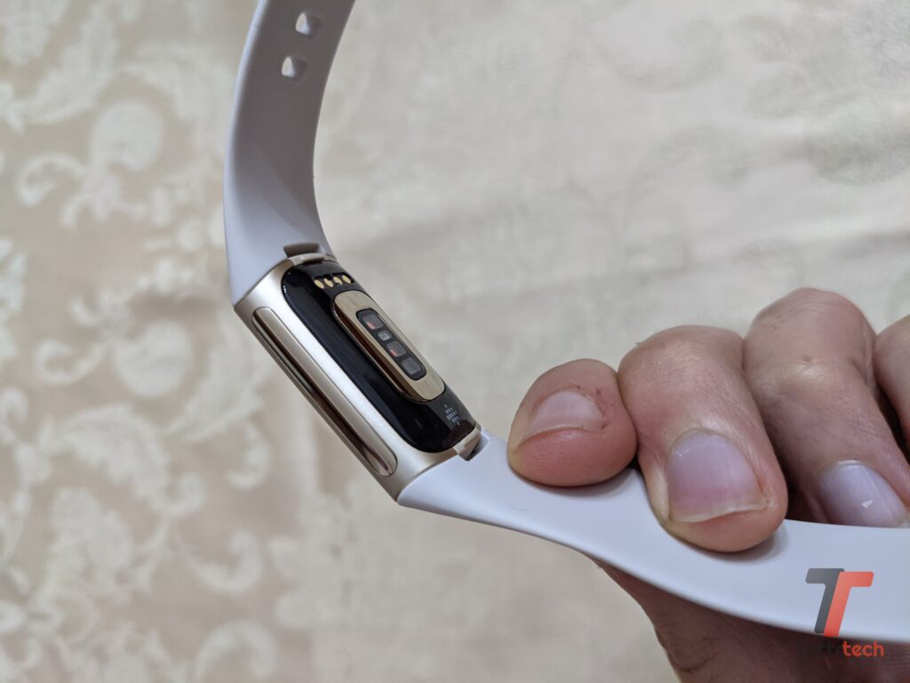 Fitbit Charge 5 è inferiore alle aspettative e a mezzo servizio, anche se funziona bene 1