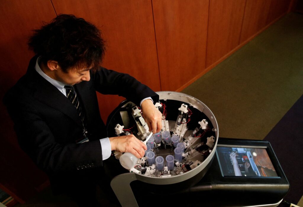 Un professore giapponese crea un insolito "display saporito" che va leccato 1