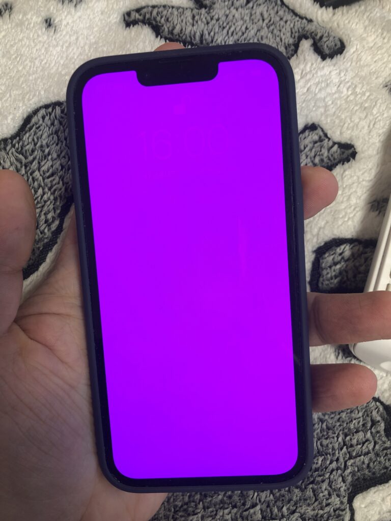 problema dello schermo rosa di iPhone 13