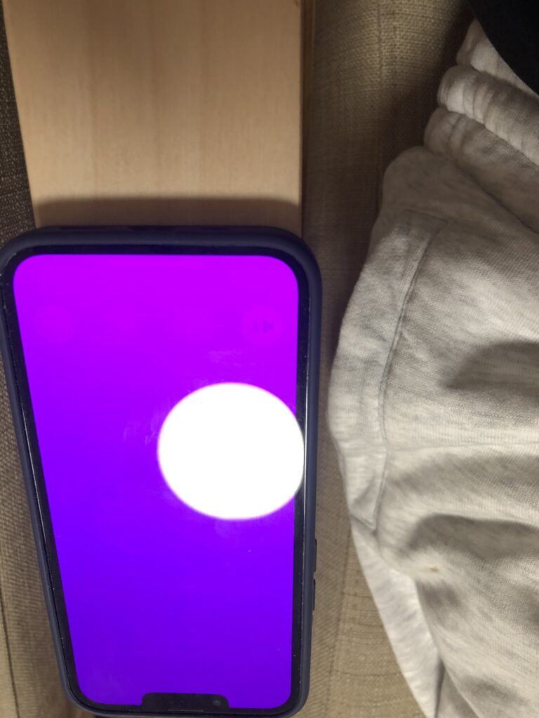 problema dello schermo rosa di iPhone 13