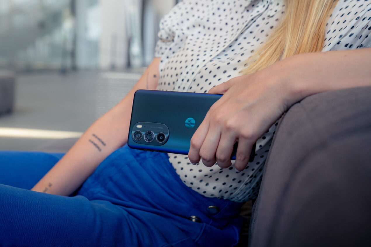 Motorola Edge 30 Pro è ufficiale e arriva in Italia a un super prezzo di lancio