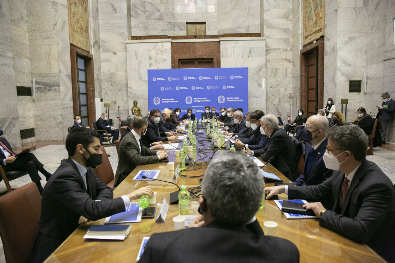 Il ministro Giorgetti promette nuovi incentivi per il settore automotive