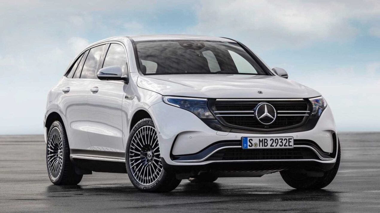 Mercedes punta sui SUV elettrici: a breve arrivano EQS e EQE SUV