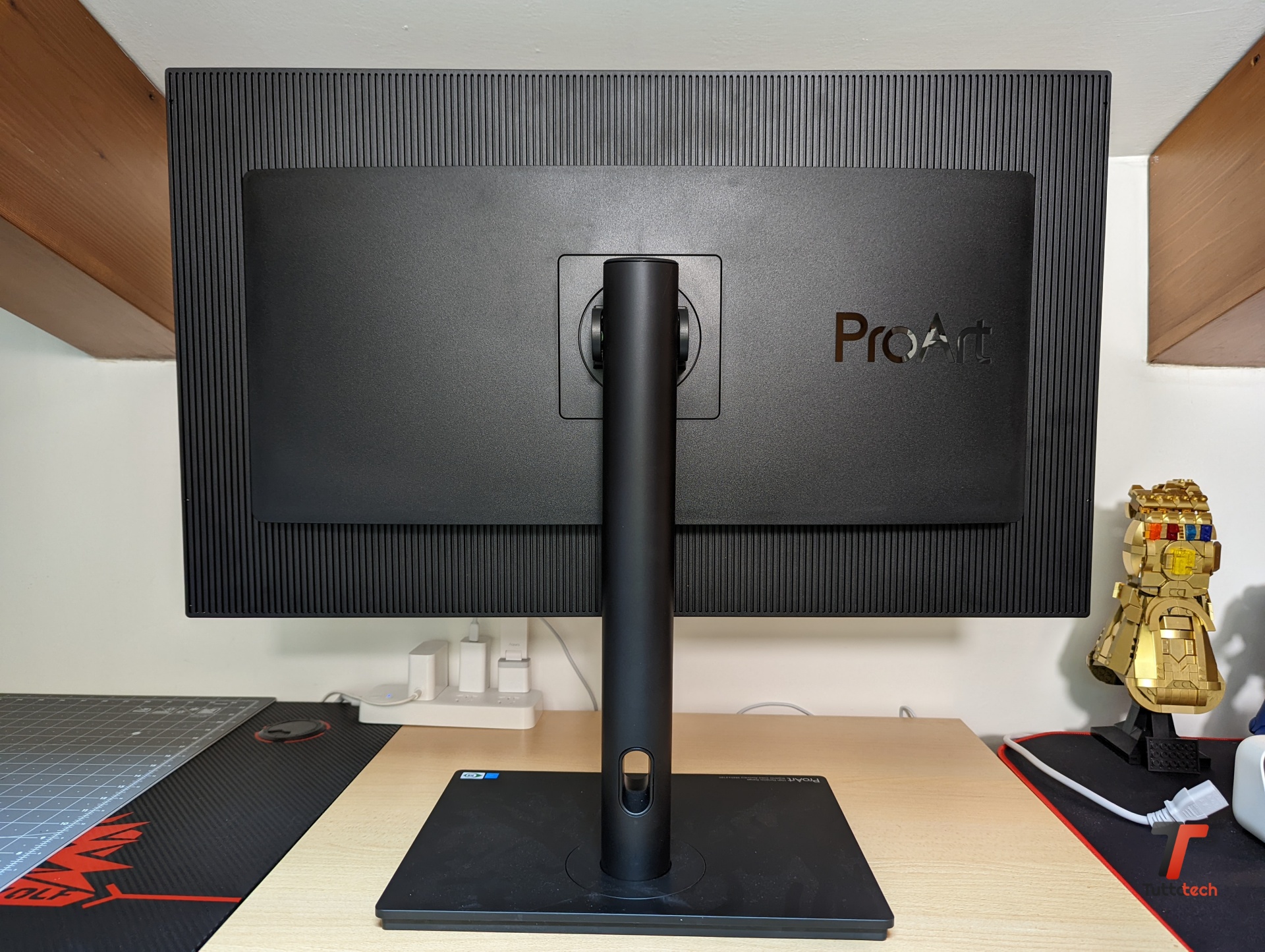 Recensione ASUS ProArt PA329CV, un monitor 4K per professionisti 1