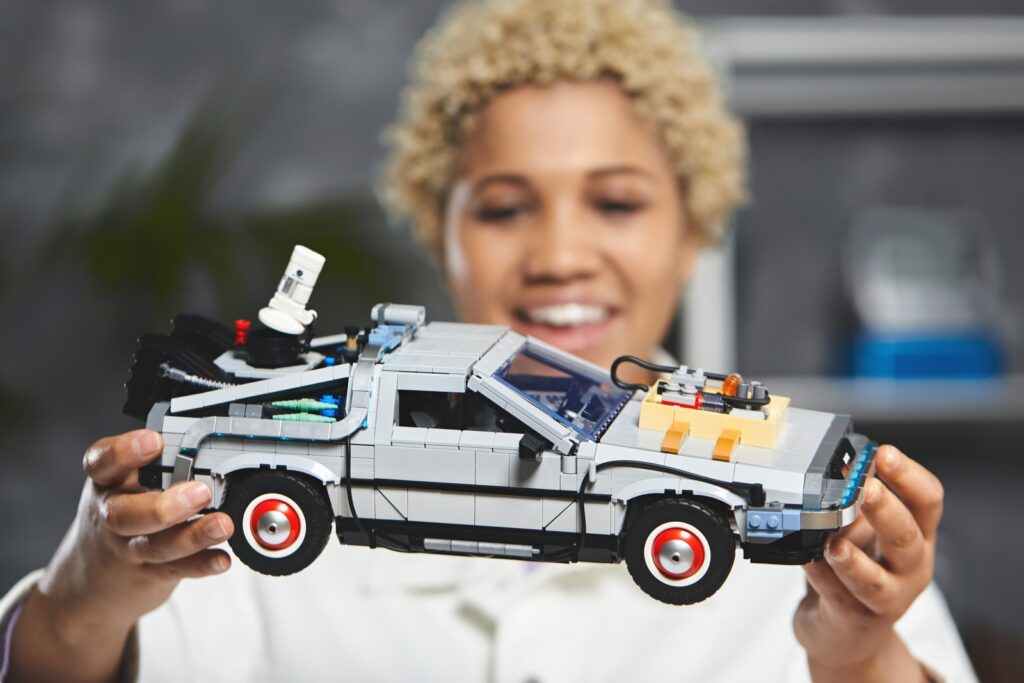 LEGO rende omaggio alla mitica DeLorean di Ritorno al Futuro