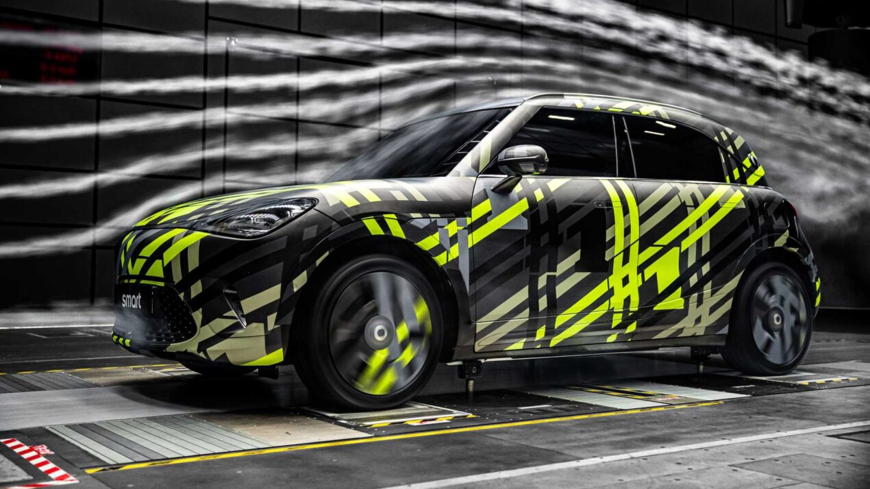 Debutto in primavera per il SUV elettrico Smart #1, si vocifera