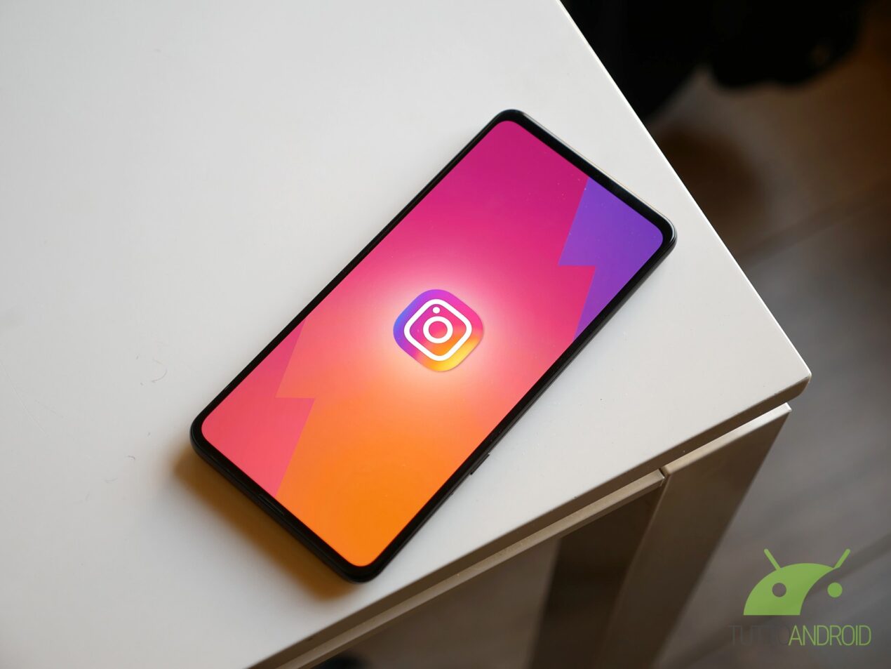 Instagram ora permette a tutti di taggare prodotti e modifica il feed principale