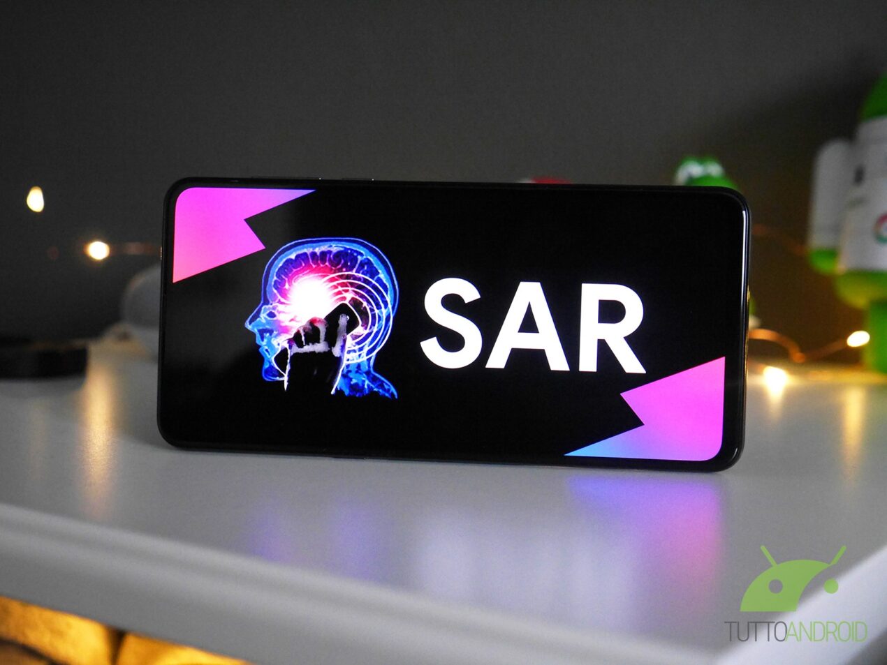 Basta digitare questo codice per conoscere i valori SAR dello smartphone
