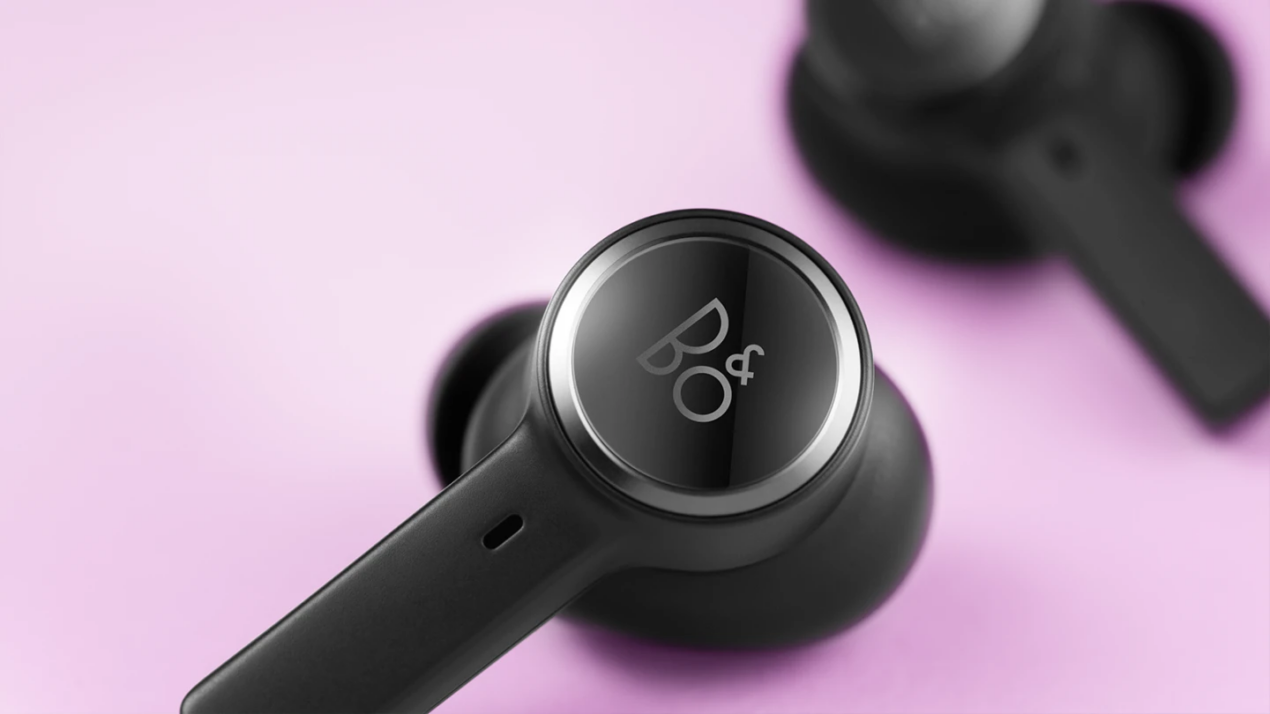 Bang & Olufsen presenta le Beoplay EX, un paio di cuffie TWS da 400 euro