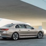 La Serie reale si fa elettrica e ricca di tecnologia: date il benvenuto a BMW i7 4