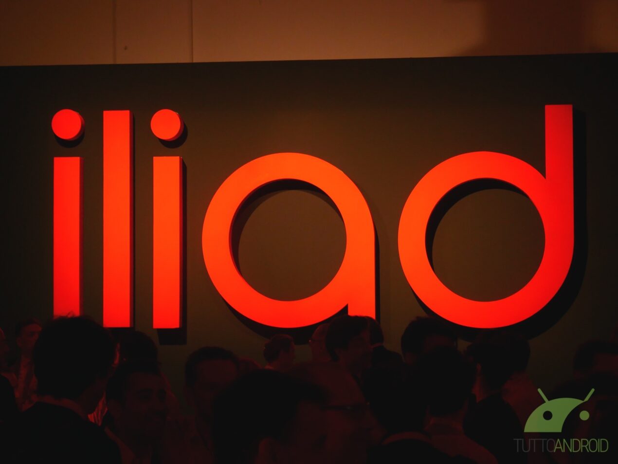 Iliad lancia un'offerta con ben 300 GB di traffico dati: ecco Iliad Dati 300