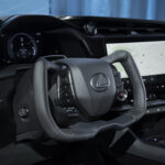 Lexus RZ 450e ufficiale: SUV elettrico con One Motion Grip e 400 km di autonomia 24