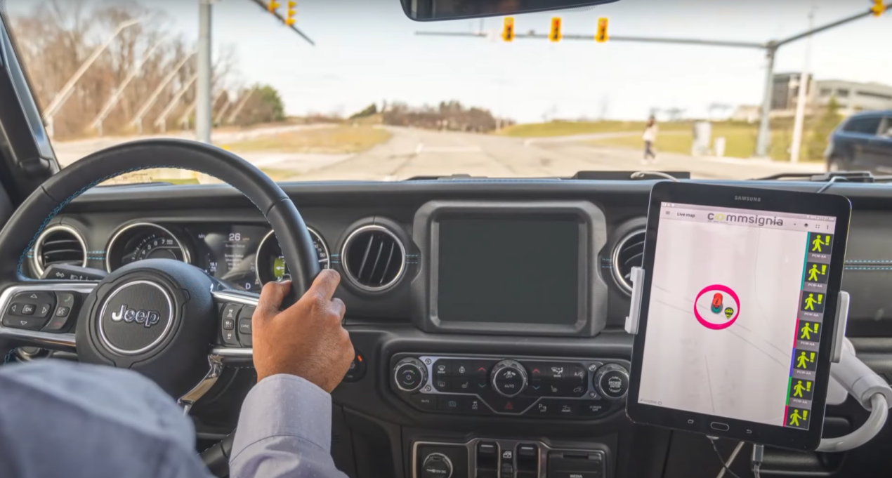 Serve il 5G sulle auto? Sarà fondamentale per la sicurezza secondo Stellantis