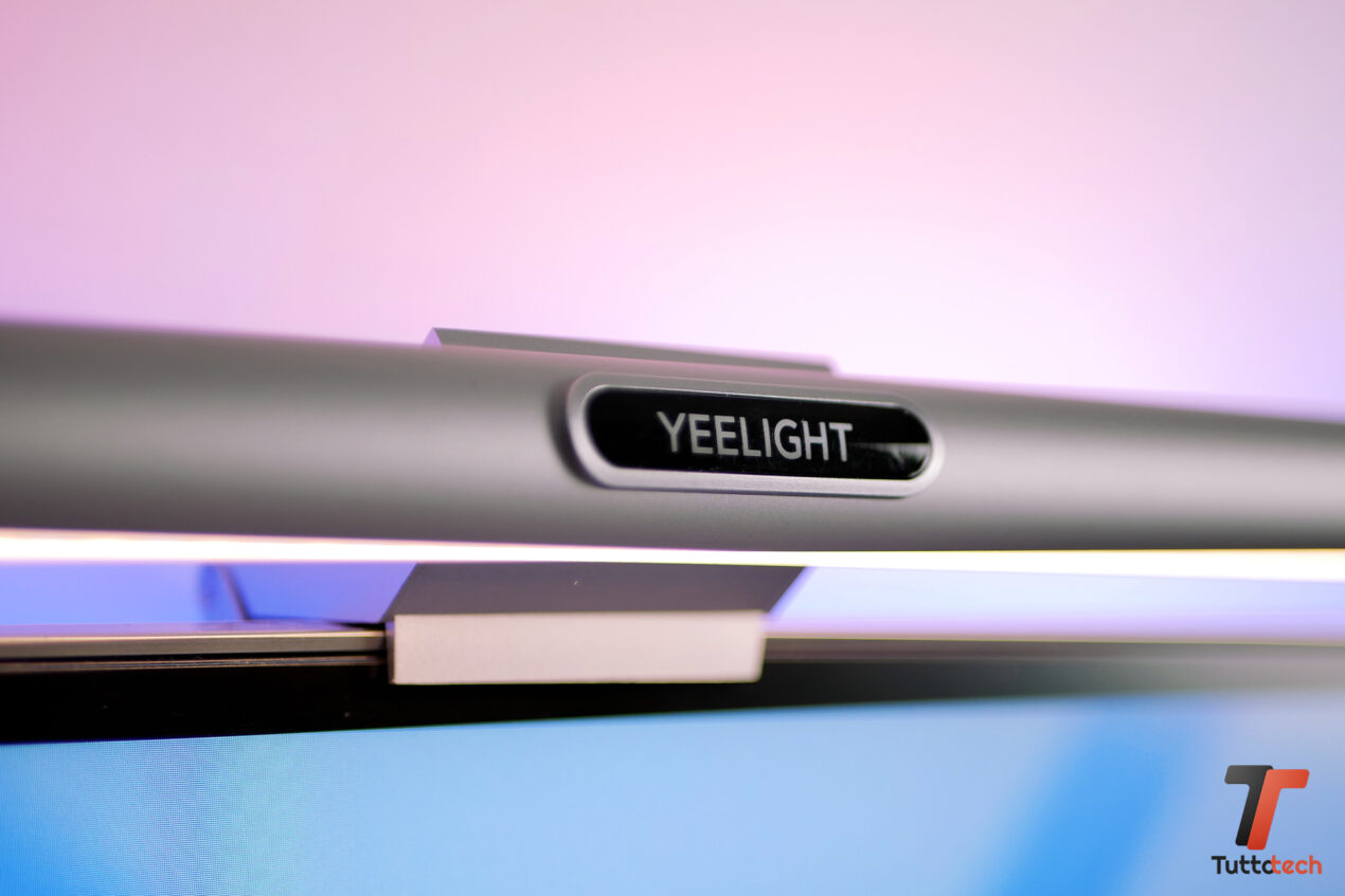 Recensione Yeelight Monitor Light Pro, per avere la scrivania sempre illuminata